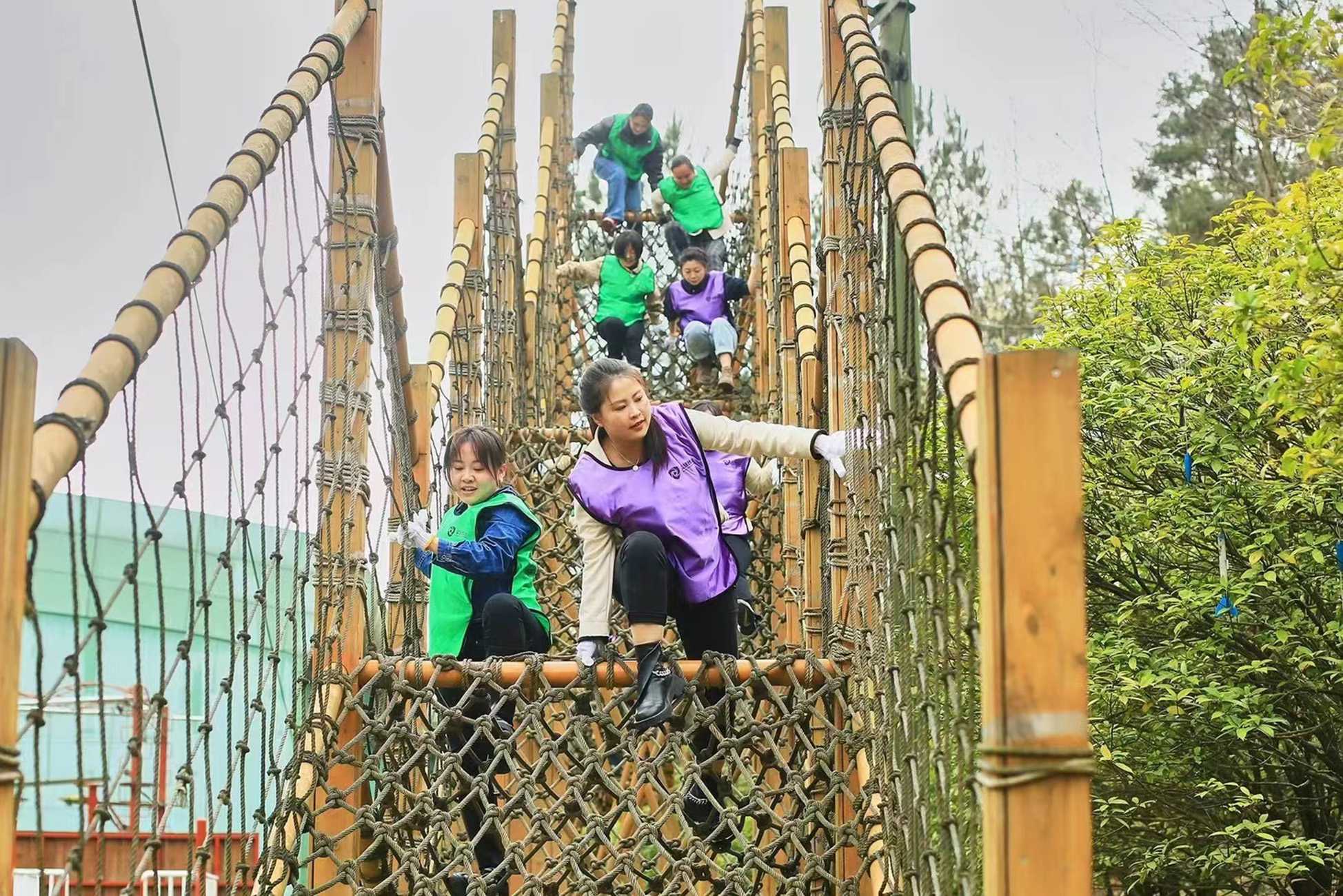 关于全国青少年户外拓展赛，挑战极限激发潜能的信息